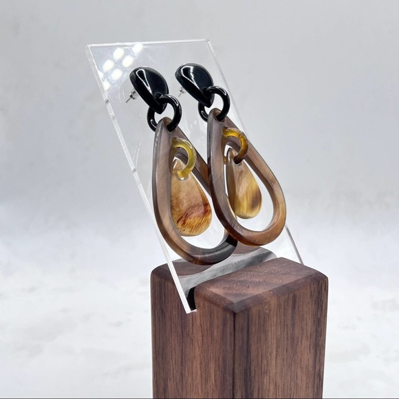Hand carved Water Buffalo Horn earrings. Each is one of a kind. - Picture 13 of 14